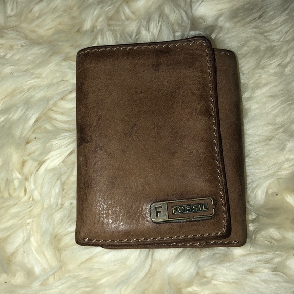 Fossil Other - Fossil genuine leather wallet